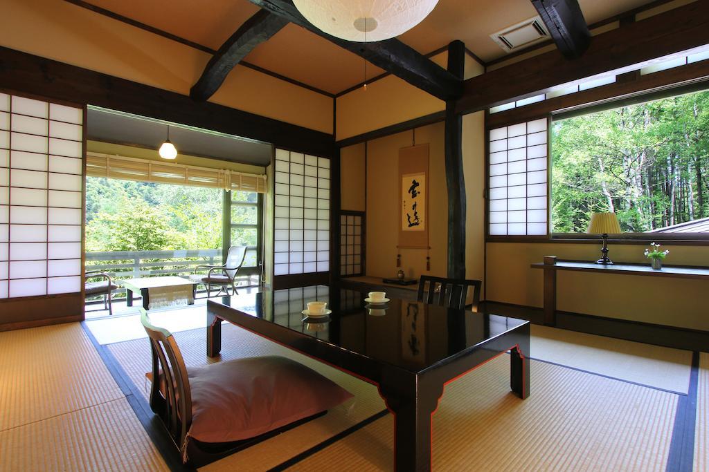 ホテル 小梨の湯 笹屋 松本市 部屋 写真